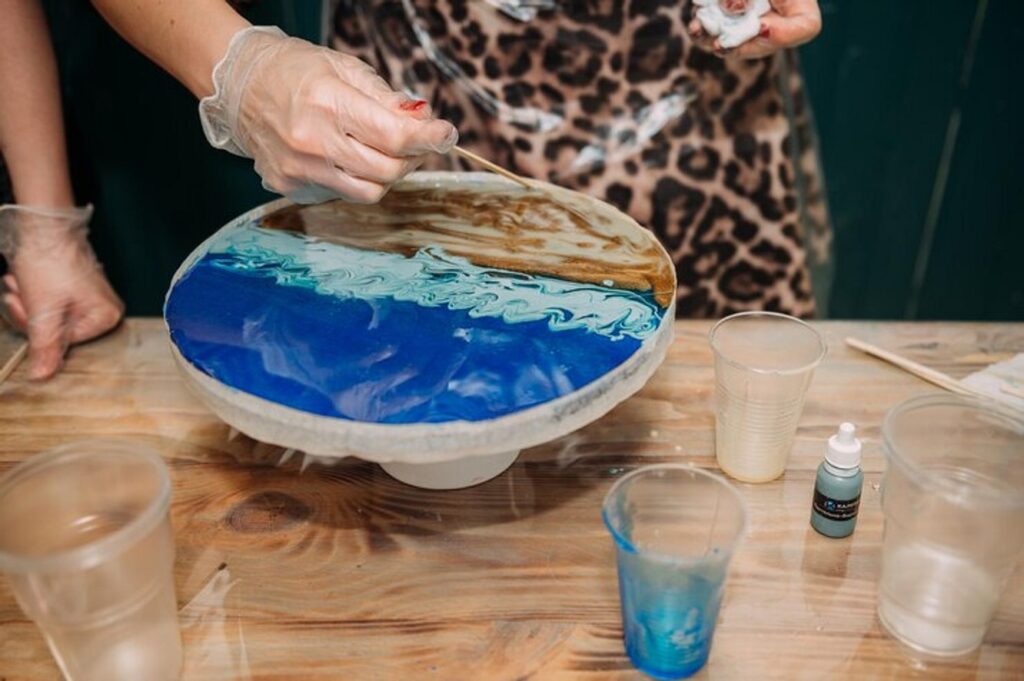 Image 1 The Beginner’s Guide to Mastering the Art of Pour Painting and Cell Creation