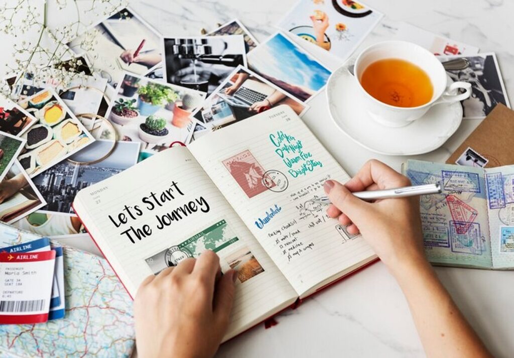 Image 1 The Comprehensive Guide to Starting an Interactive Junk Journal from Scratch